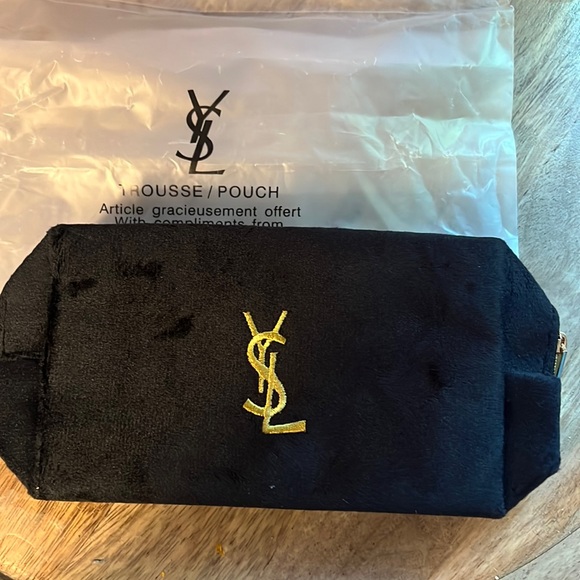Yves Saint Laurent Handbags - Yves Saint Laurent black velvet pouch